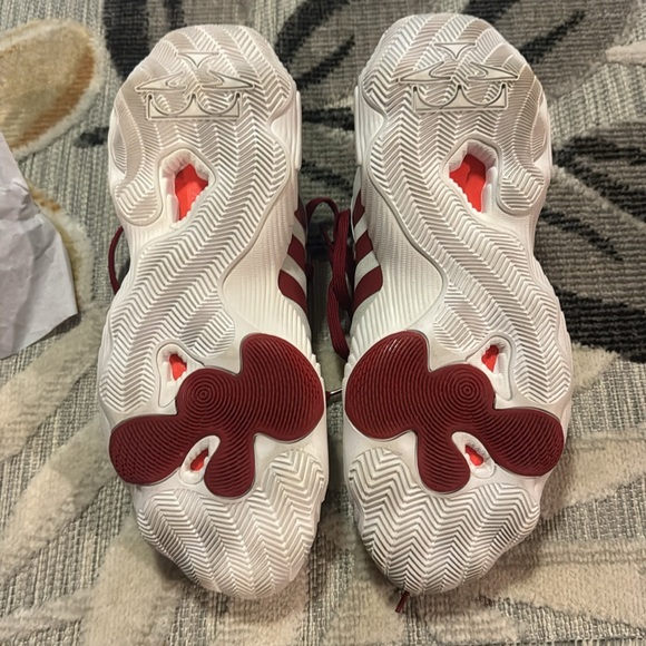 Adidas, Trae Young 3 Team edition, White & Red. Size - M-9.5 W-10.5 - Picture 5 of 6